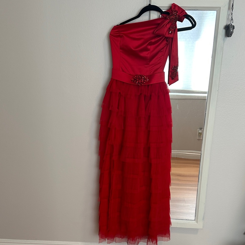Chic One-Shoulder Red Dress with Floral Accents